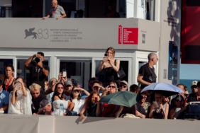 1789035805_HONOR_Robot_Phone_on_Venice_International_Film_Festival__2