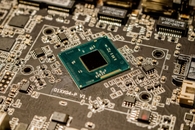 Microsoft, Maia 300 Adlı Yeni Özel Çipini Tanıttı